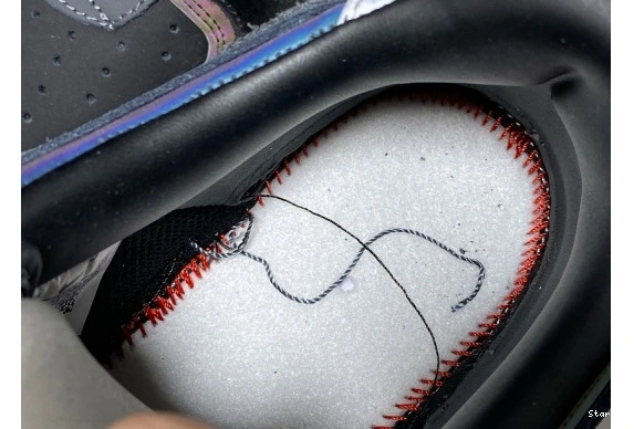 1 CQ1087-001 A Nike Air Low Maniére Ma x Force 1119